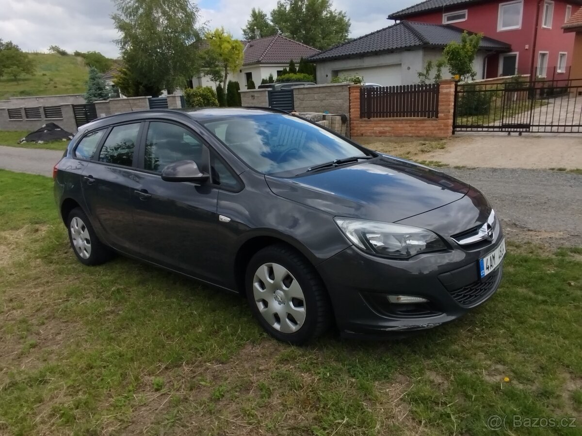 Opel Astra kombi benzín 1.4 - 3