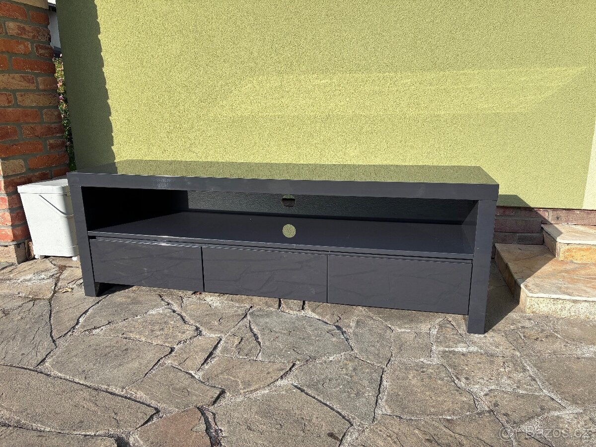Stolek pod tv - 3