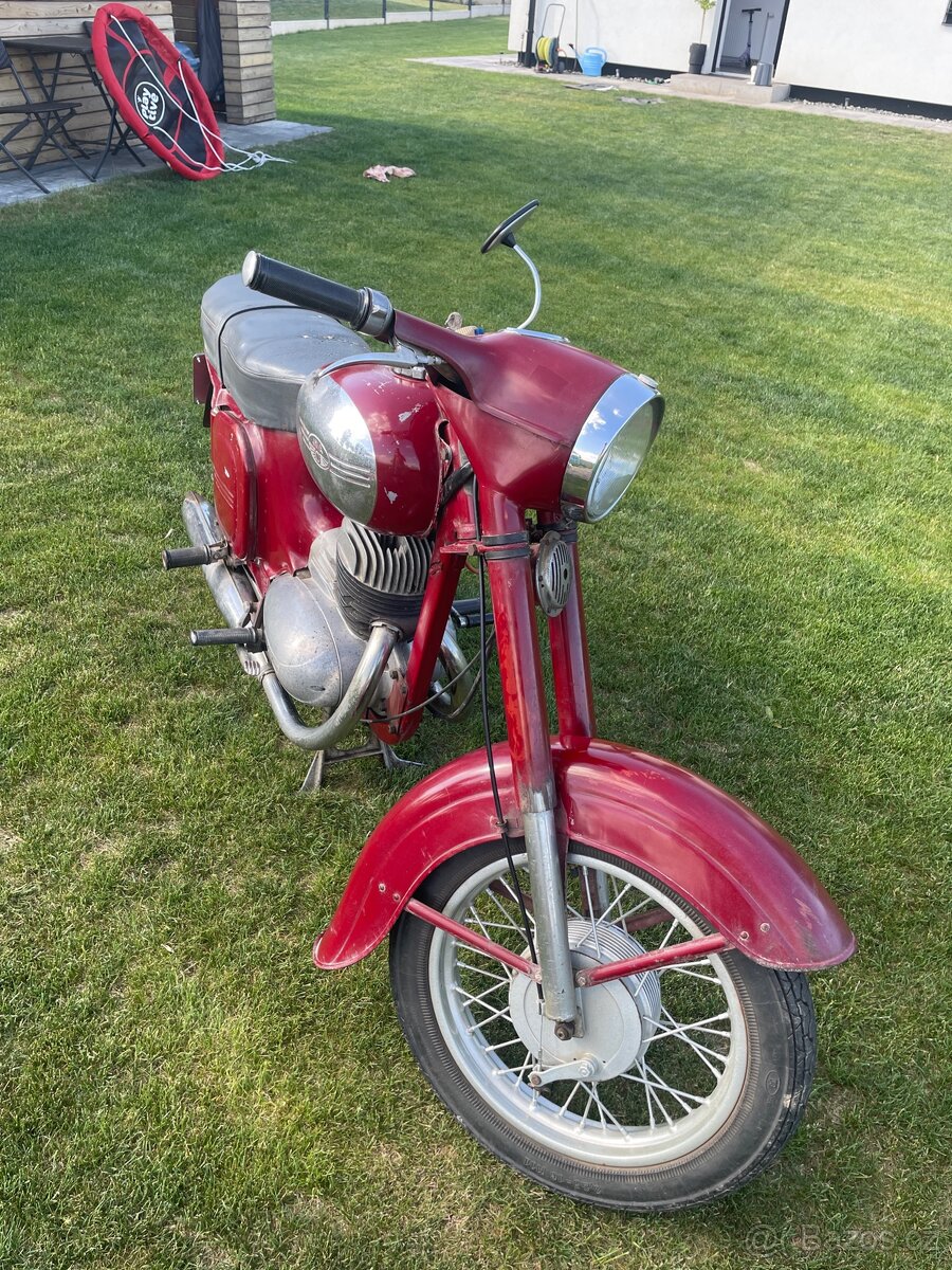 Jawa 250 - 3