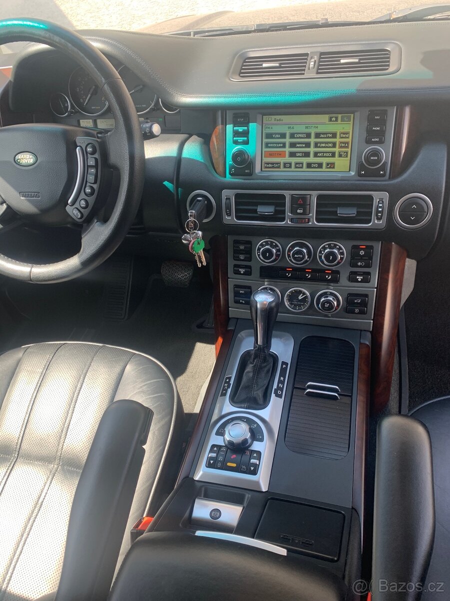 Land rover range rover 4.4 autobiography benzin znizena cena