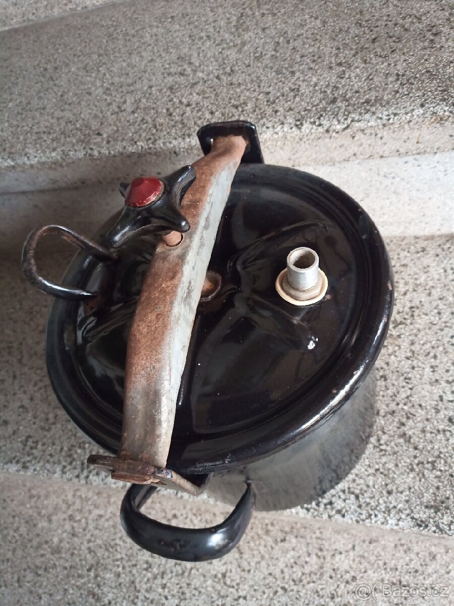 Starodávný smaltovaný tlakový hrnec - 3