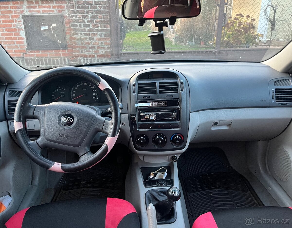 Prodám černou Kiu Cerato, 77kW, 2005 - 3