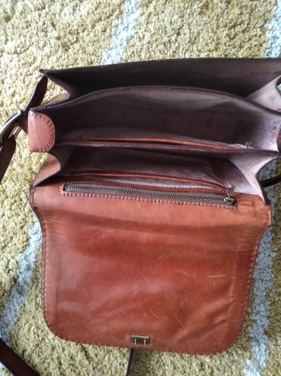 Kožená kabelka s plastikou koňské hlavy - 3