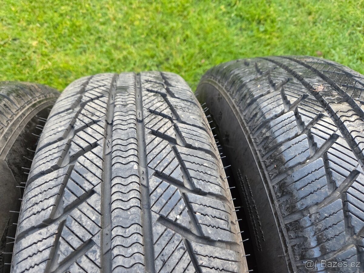 Zimní pneu Syron Everest C 225/75 R16C 121/120S - 3