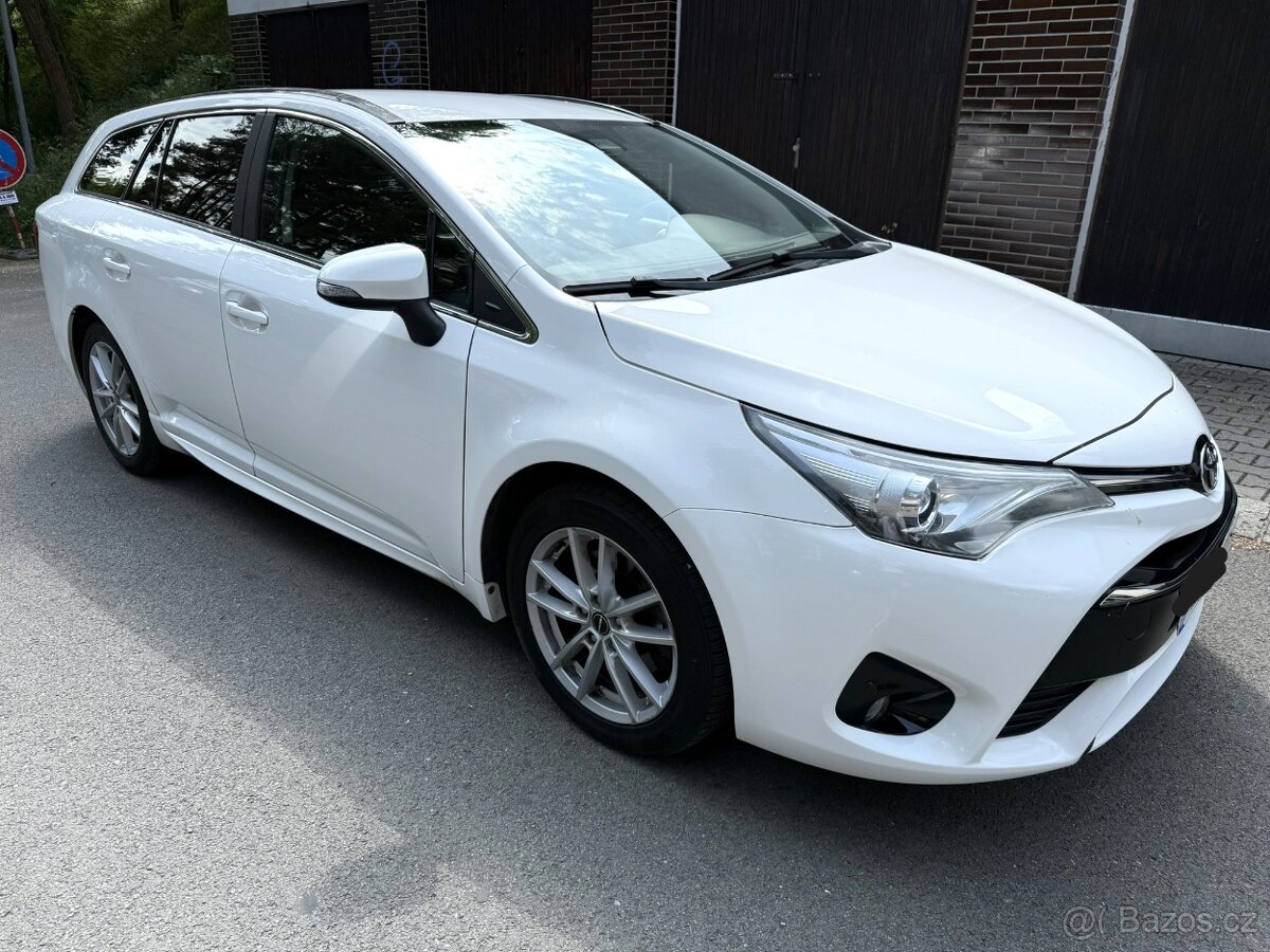 Toyota Avensis combi 2.0 D 105kw r.v.2016 - 3