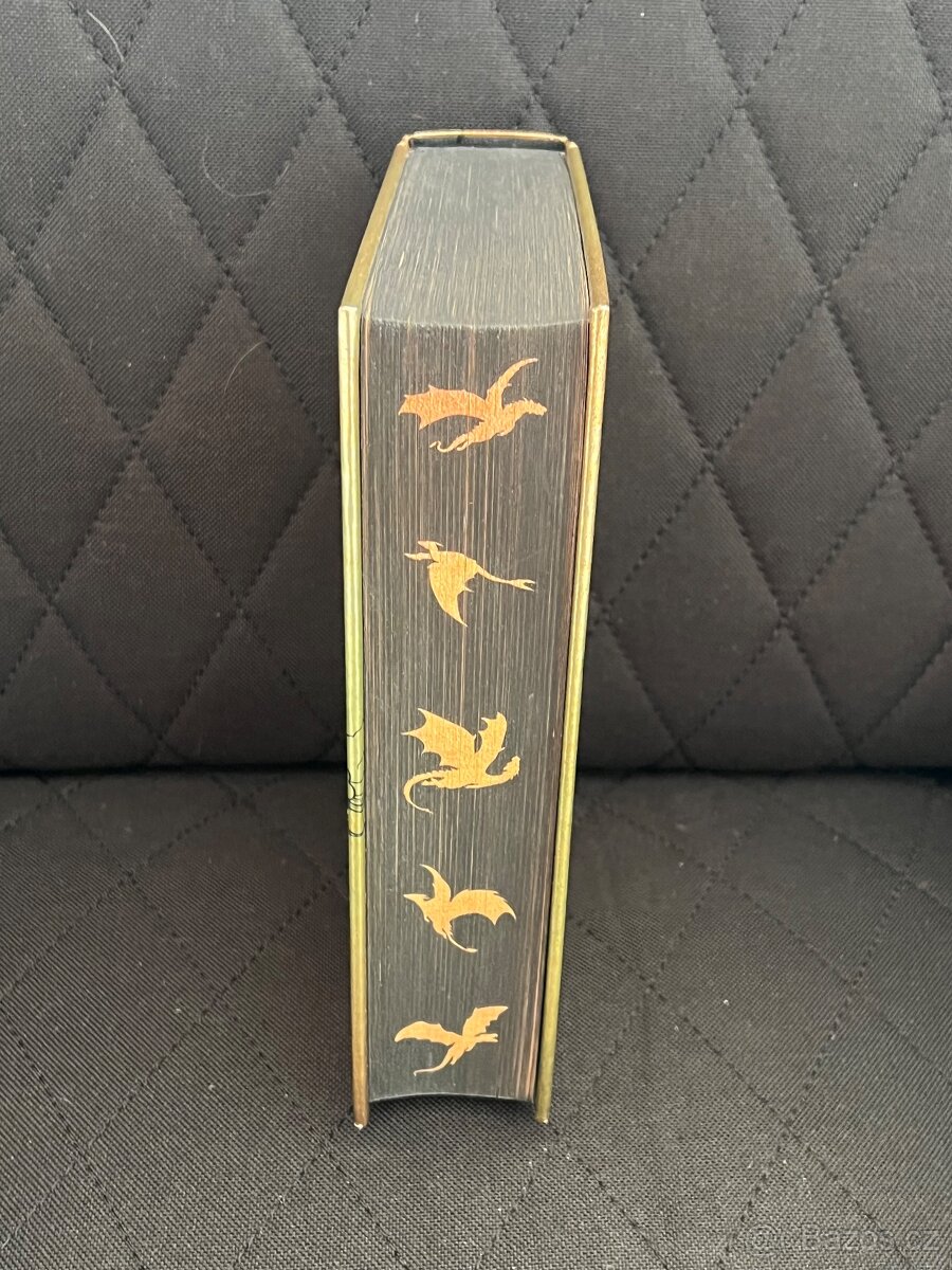 Čtvrté křídlo - Rebecca Yarros - 3