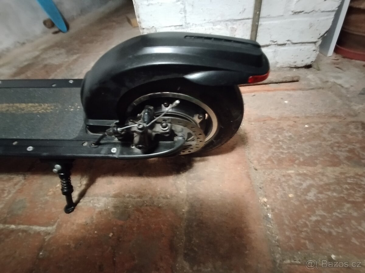 Elektrická koloběžka Joyor - 3