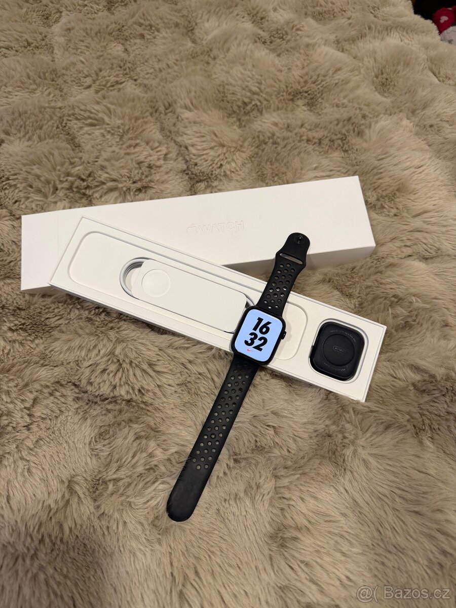 Apple Watch Series 8 45mm - 3