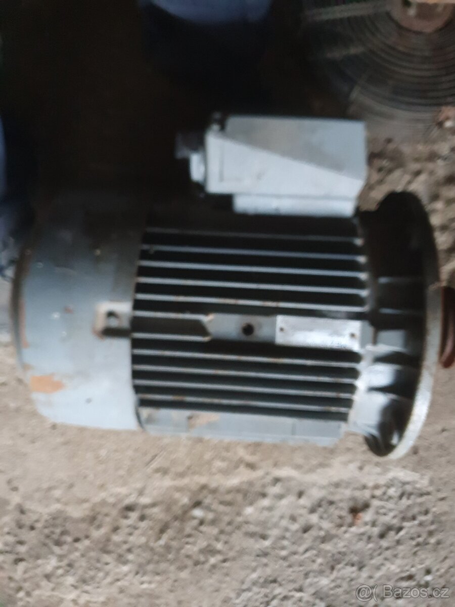 Trojobrátkový elektromotor - 3