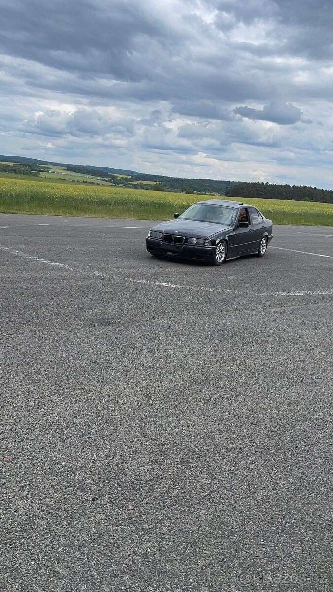 BMW E36 320i - 3