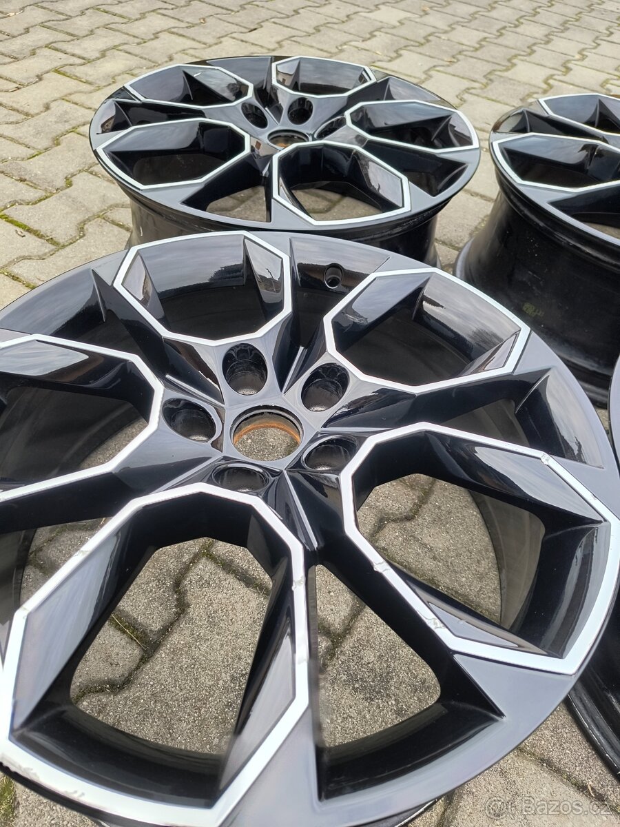 Originalni alu skoda RS 19" - 3