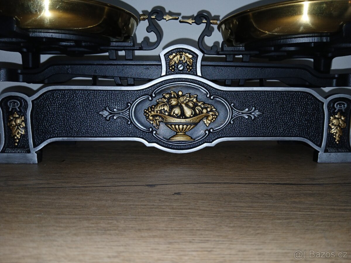 Staré váhy.Květiny. - 3