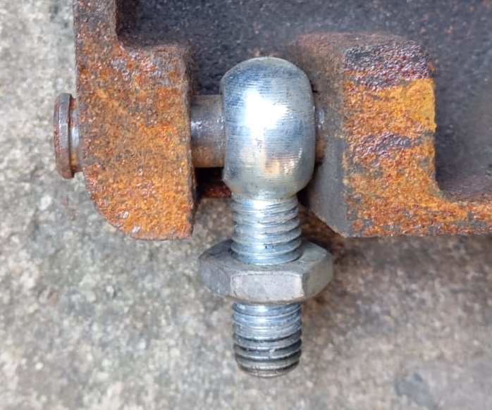 popelníková dvírka Viadrus Hercules U 26, a novější - 3