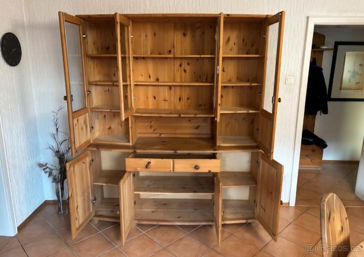 Masivní borovicový příborník- vitrína - 3