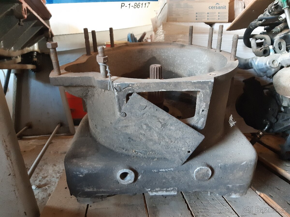 nakladač UNK 320 - 3