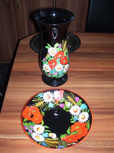 Ozdobné talíře a váza - 3