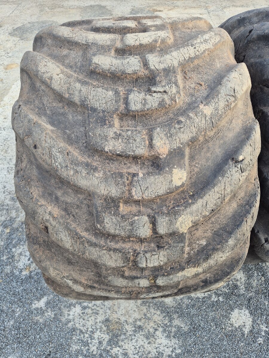 710/40-22,5 Nokian Forest King, velmi pěkné - 3