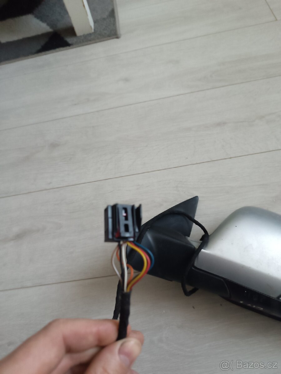 Leve zrcatko octavia 2 facelift - 3