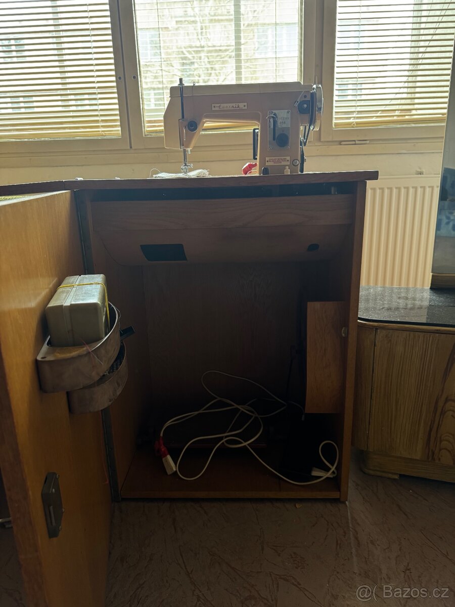 Šicí stroj - 3