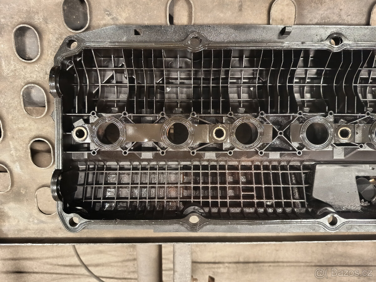 BMW E46 VÍKO VENTILŮ M54 - 3