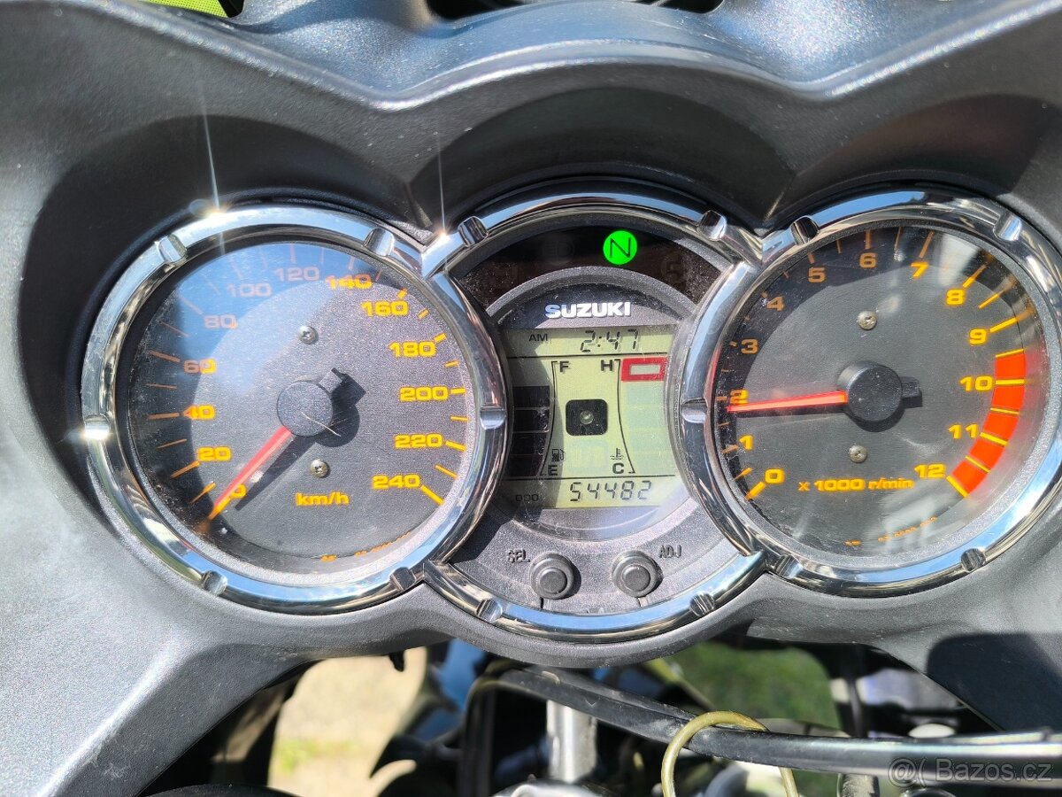 SUZUKI V-STROM 1000