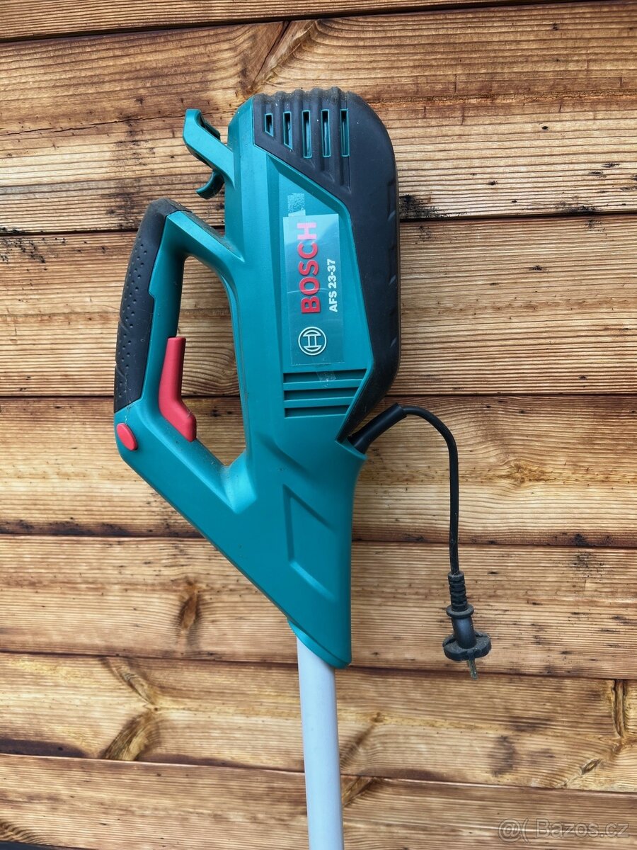 strunová sekačka BOSH - 3