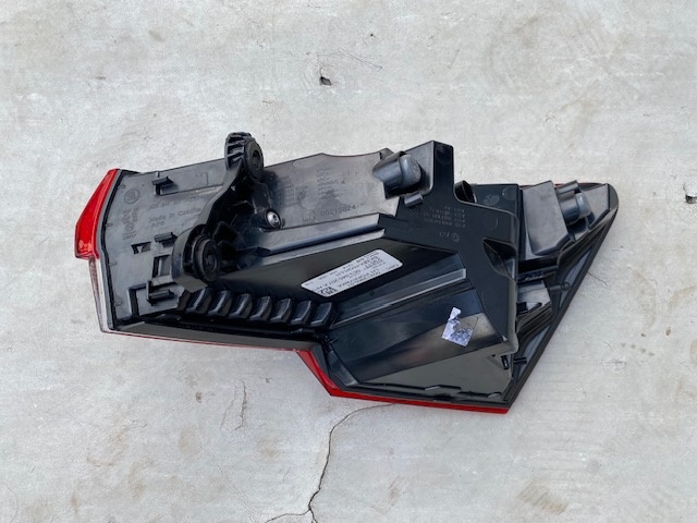 ŠKODA OCTAVIA IV 2020-2024 SVĚTLO LEVÉ ZADNÍ - 3