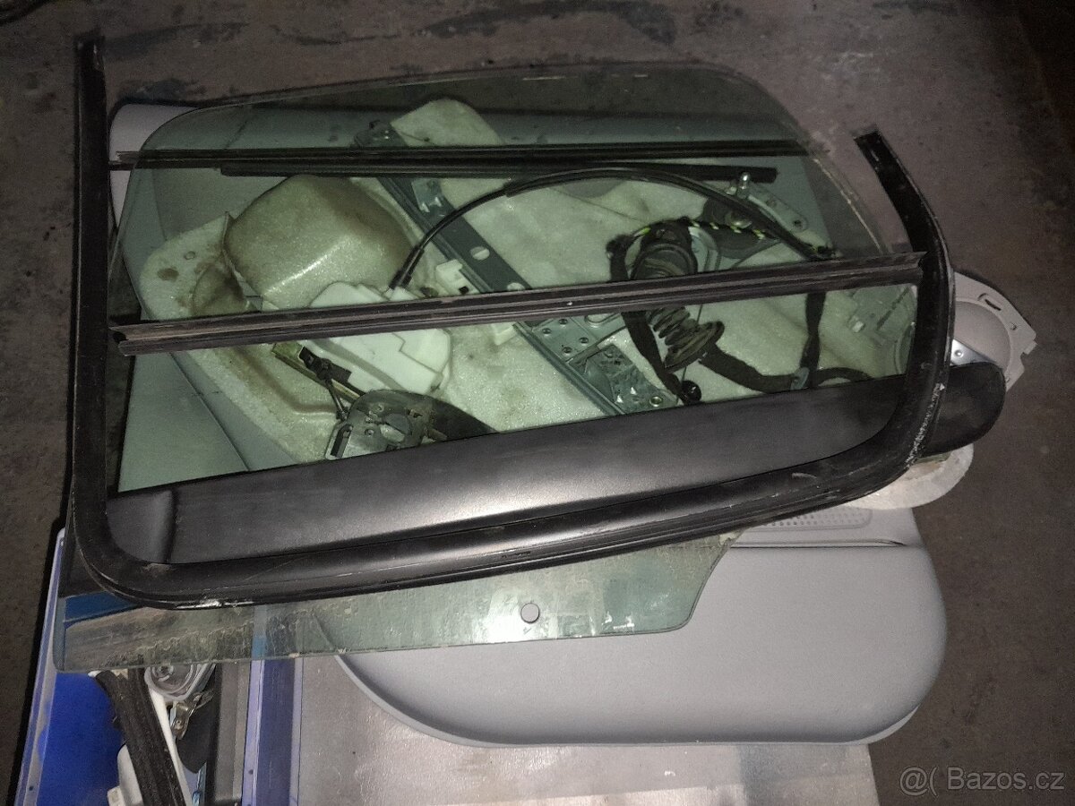 Kompletní vybavení ZL dveří Citroen C3. - 3