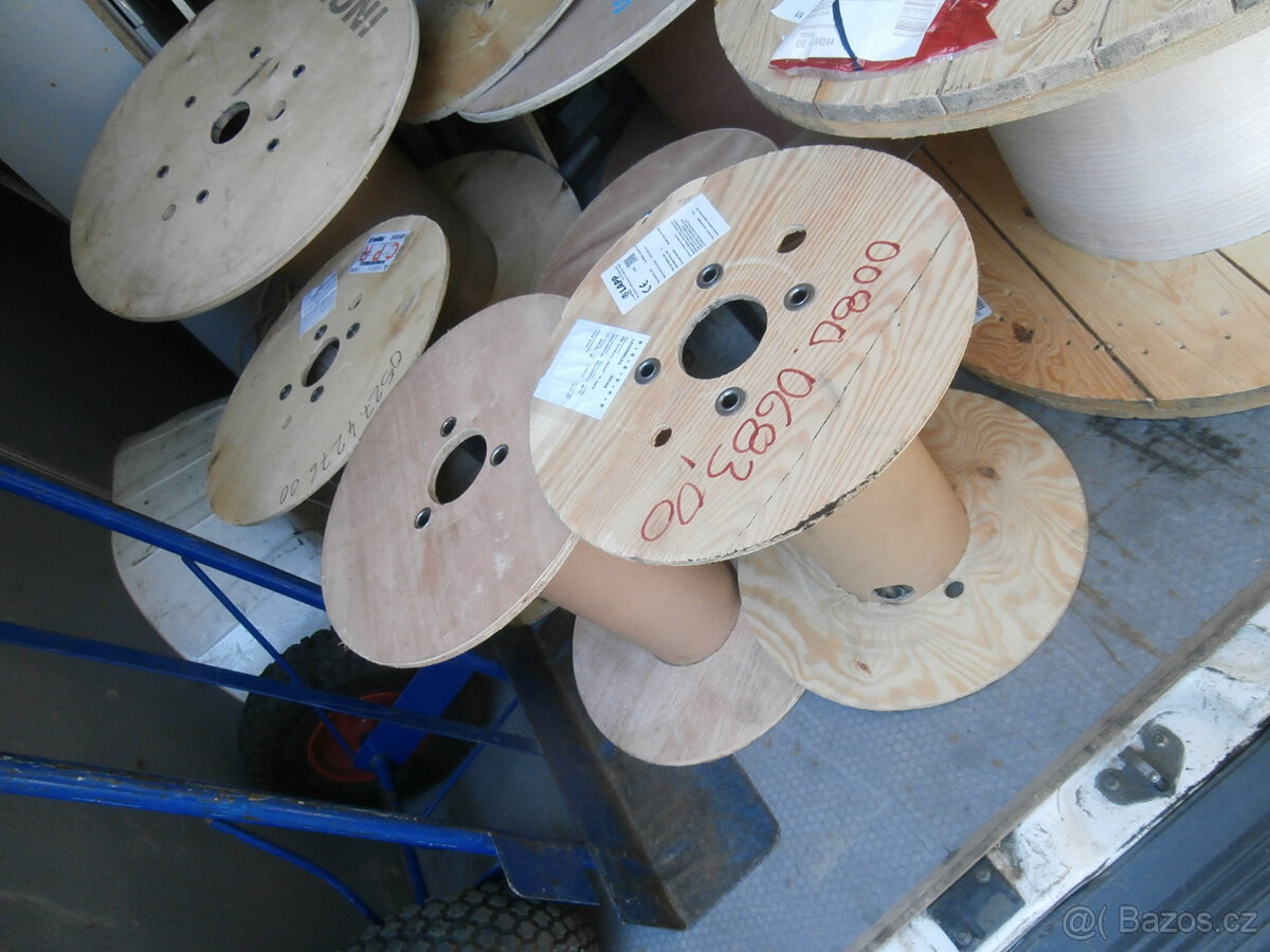 Špulka dřevěná, design stolek, podstavec od 199 kč - 3