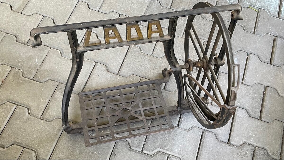 Šicí stroj Lada - 3
