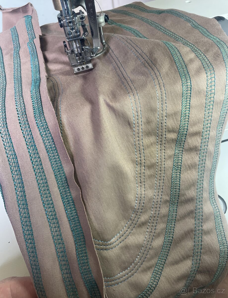 Průmyslový coverlock Siruba F007J - 3