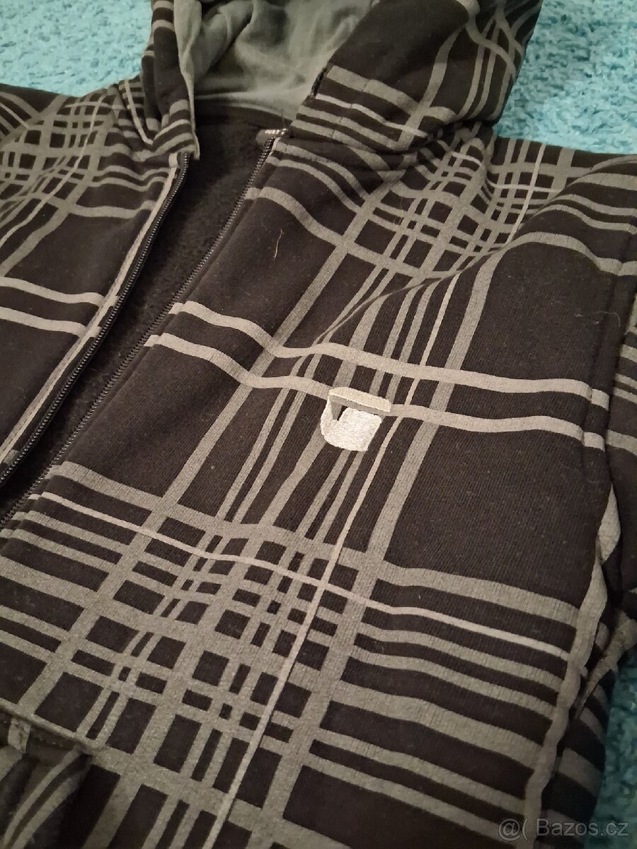 Chlapecka mikina vel. 134 - 3