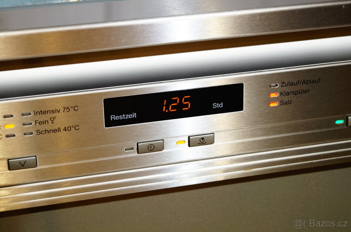 Myčka Miele nerezová vestavná G6200 SCi , tři koše - 3