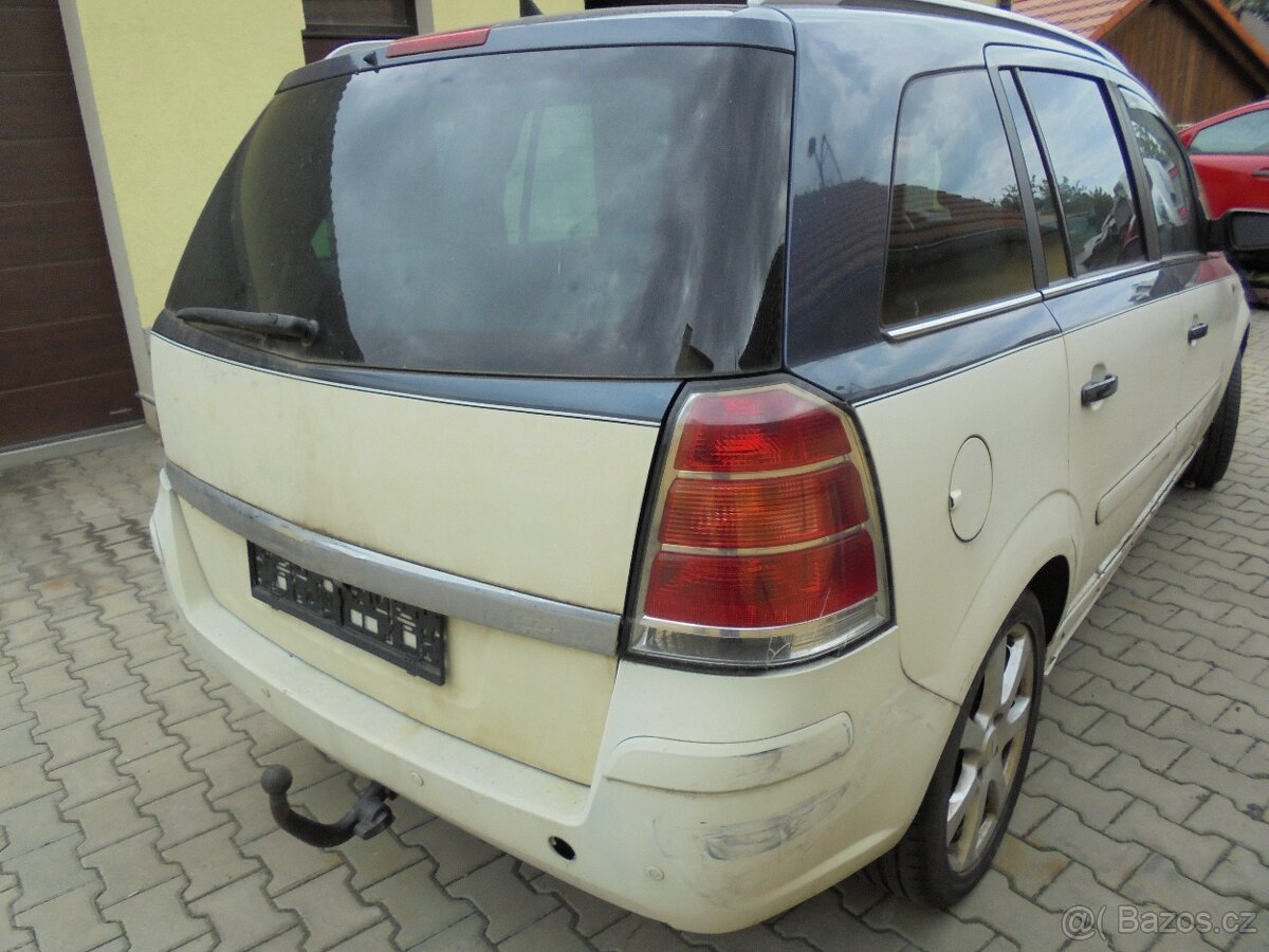Opel zafira B 1.9 CDTI 110 KW rozprodám na N.D. - 3