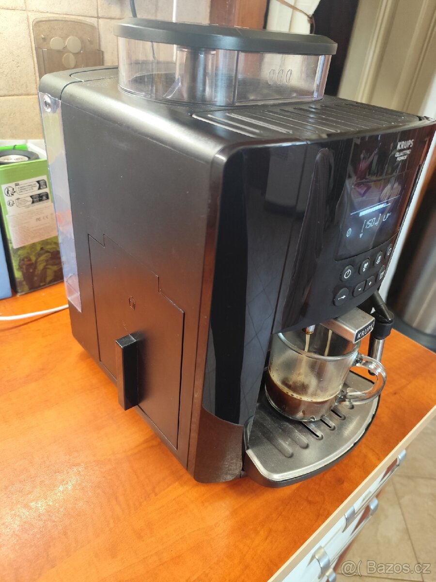 Prodám automatický kávovar Krups EA81 - 3