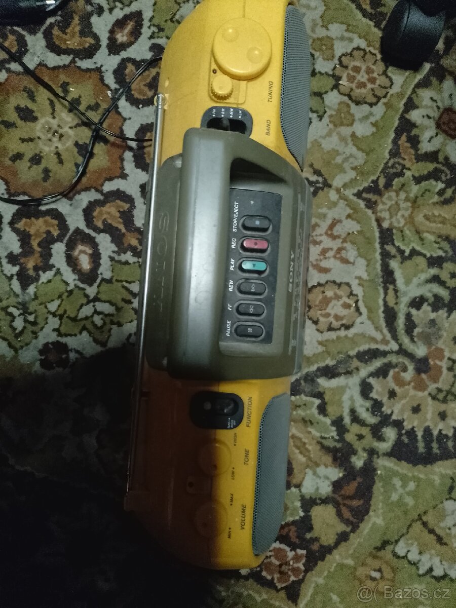 Prodám radiomagnetofon Sony sports - 3