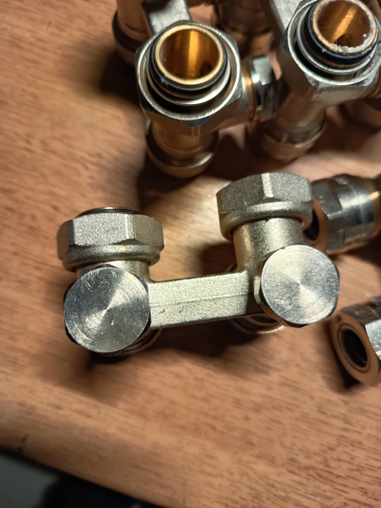 Prodám Ventil připojovací Rotheigner 1/2" - 3