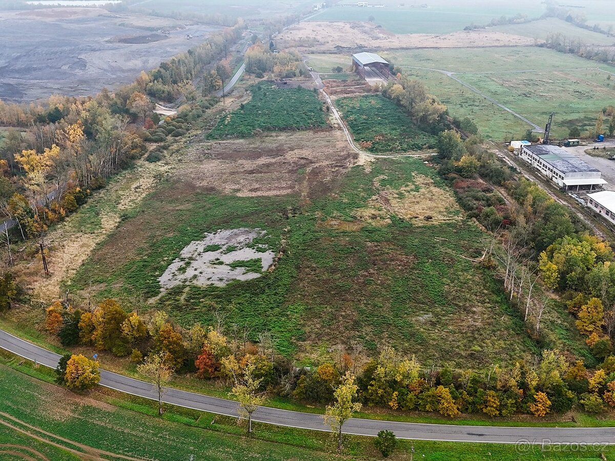 Prodej komerčního pozemku v k.ú. Dívčice - 3