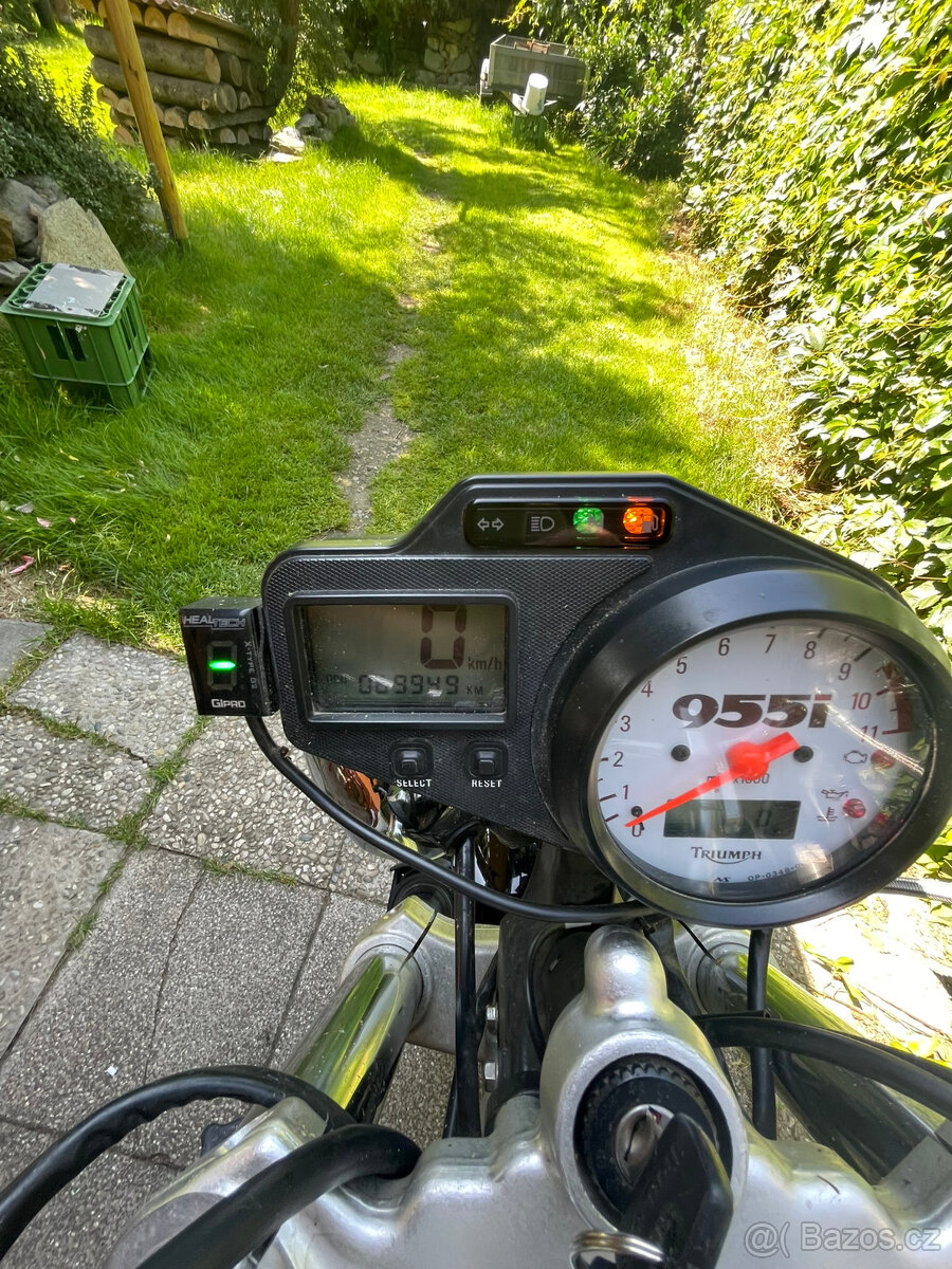 Prodám Triumph Speed triple 955i - 3