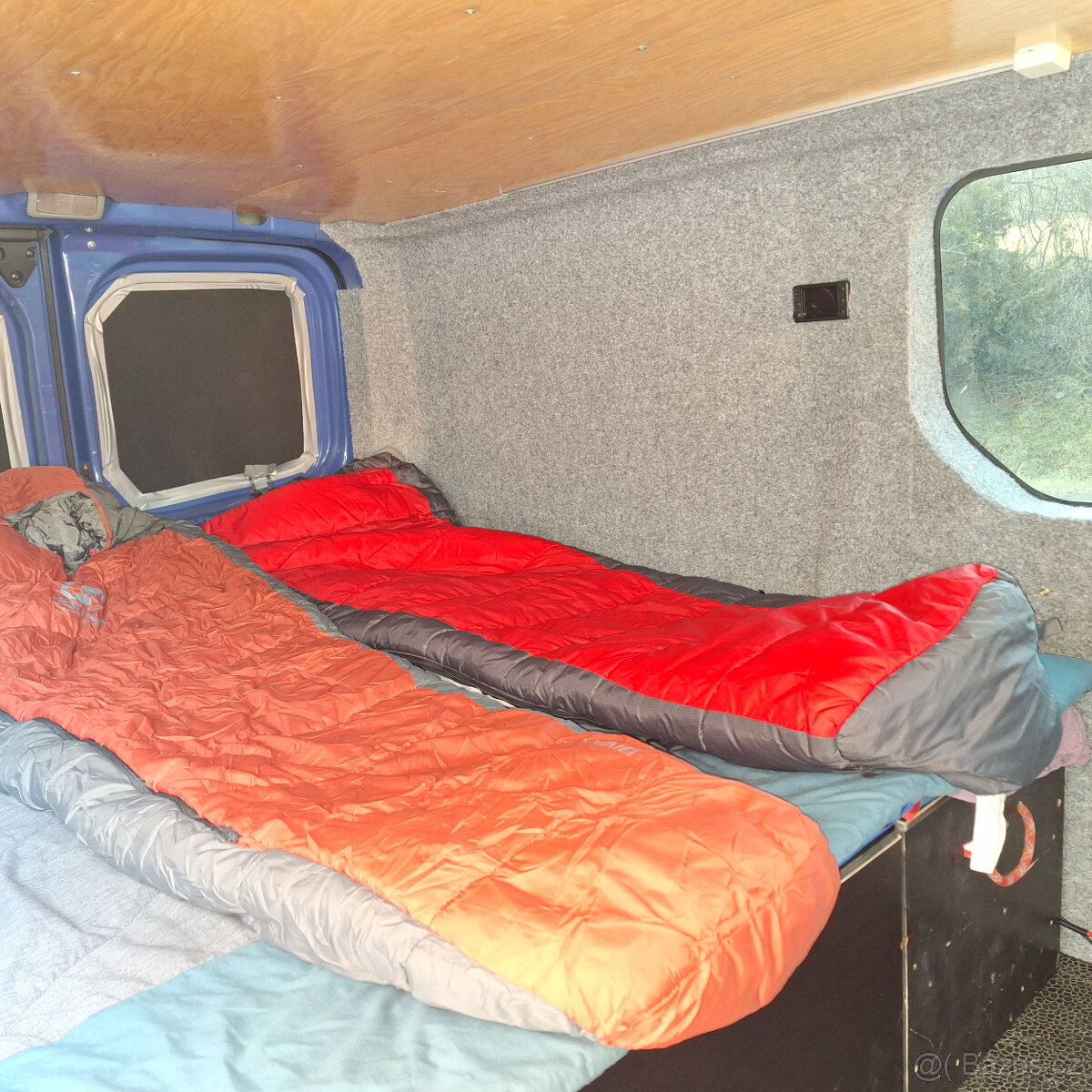 Opel Vivaro, Spací vestavba - 3