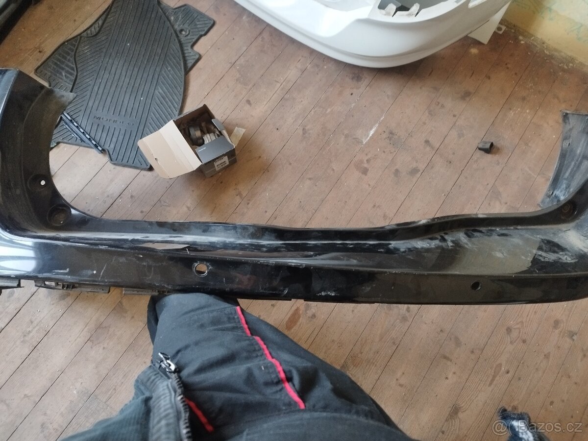 Prodám díly na Mondeo mk5 kombi - 3