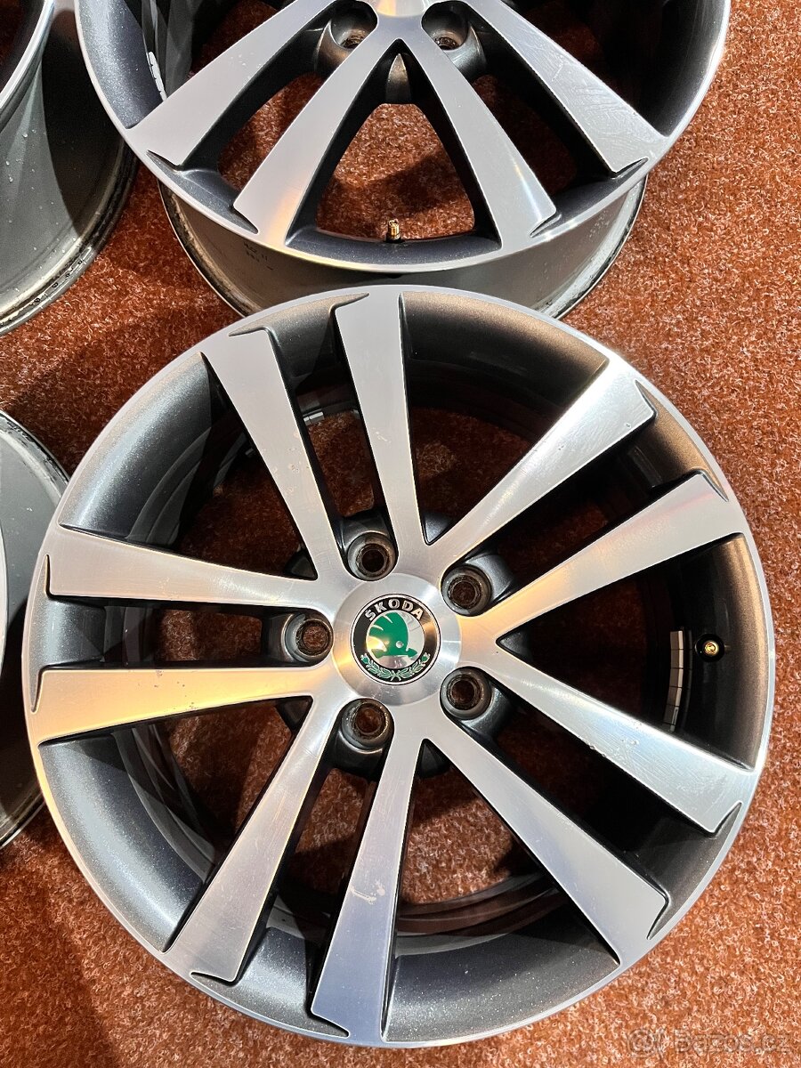 5x112 R17 Škoda Yeti / Octavia Original alu disky - 3