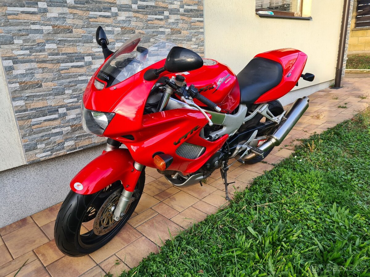 Honda VTR 1000 Firestorm - 3