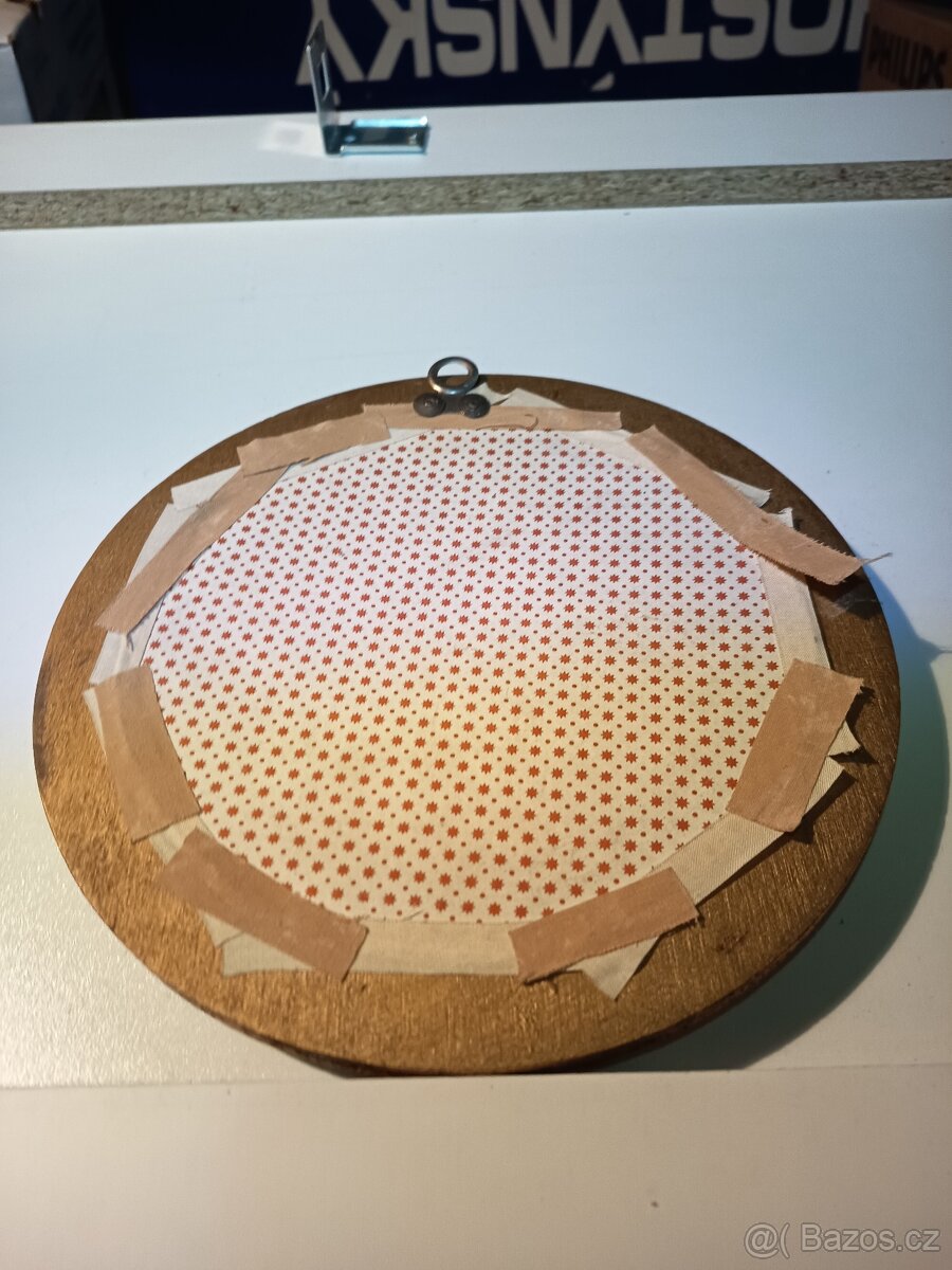 Ozdobný talíř s vyšívaným motivem květin - 3