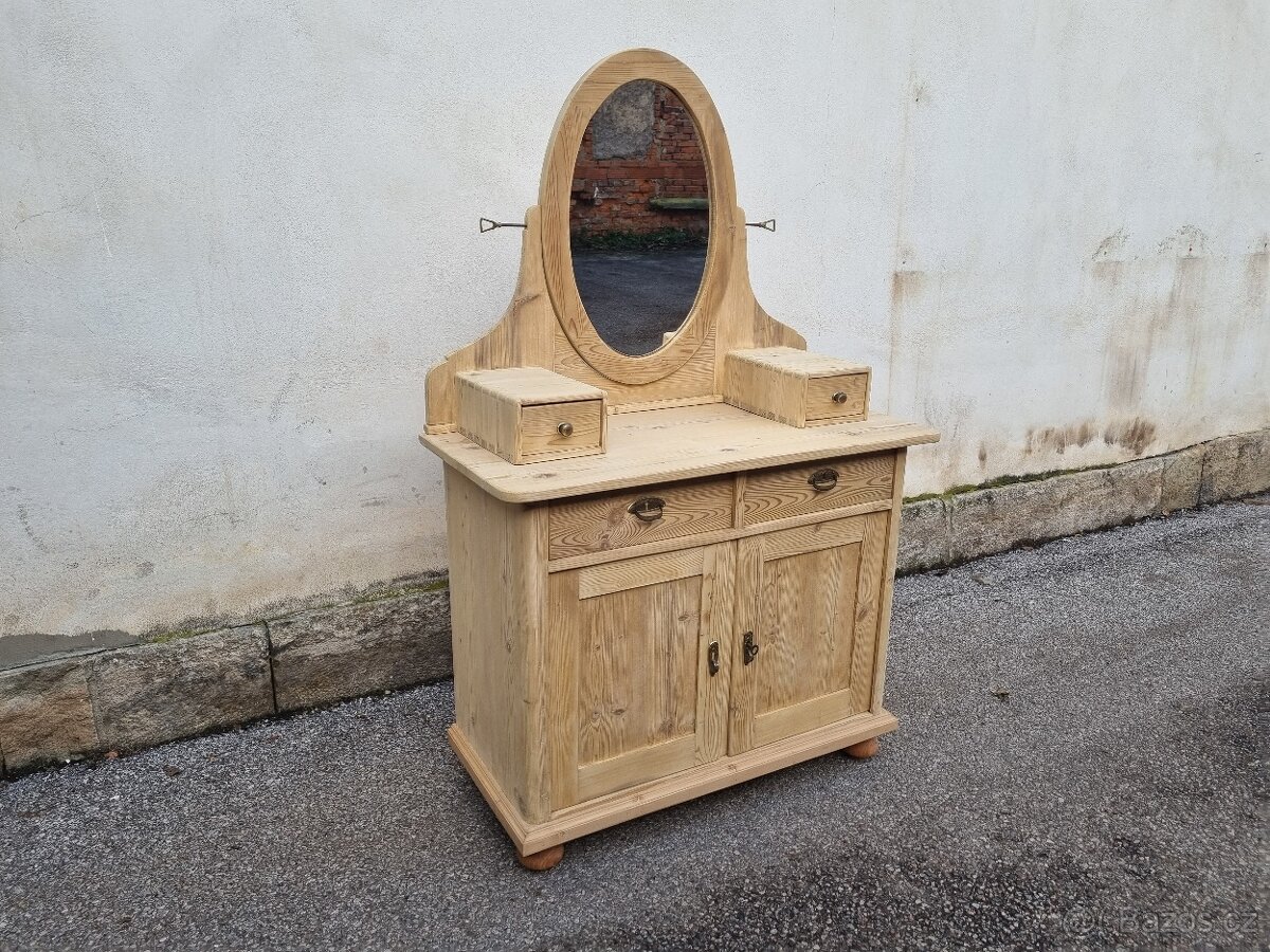 KRÁSNÝ STARÝ SPODEK - TOALETKA - 3