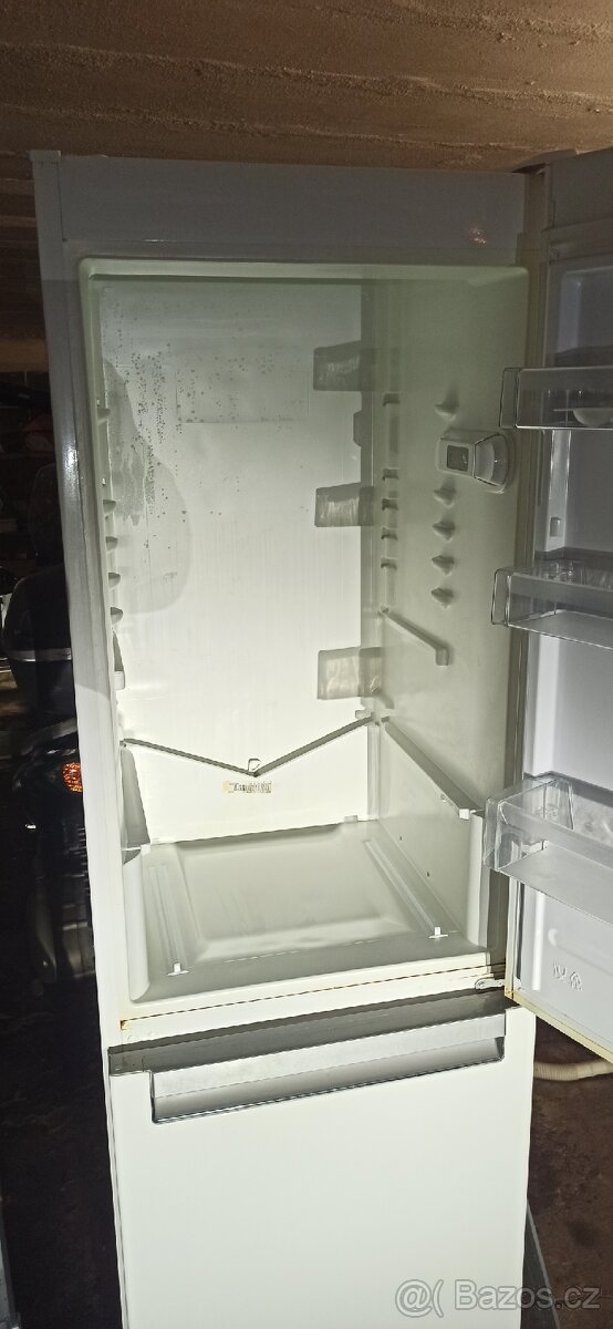 Lednice Whirlpool - 3