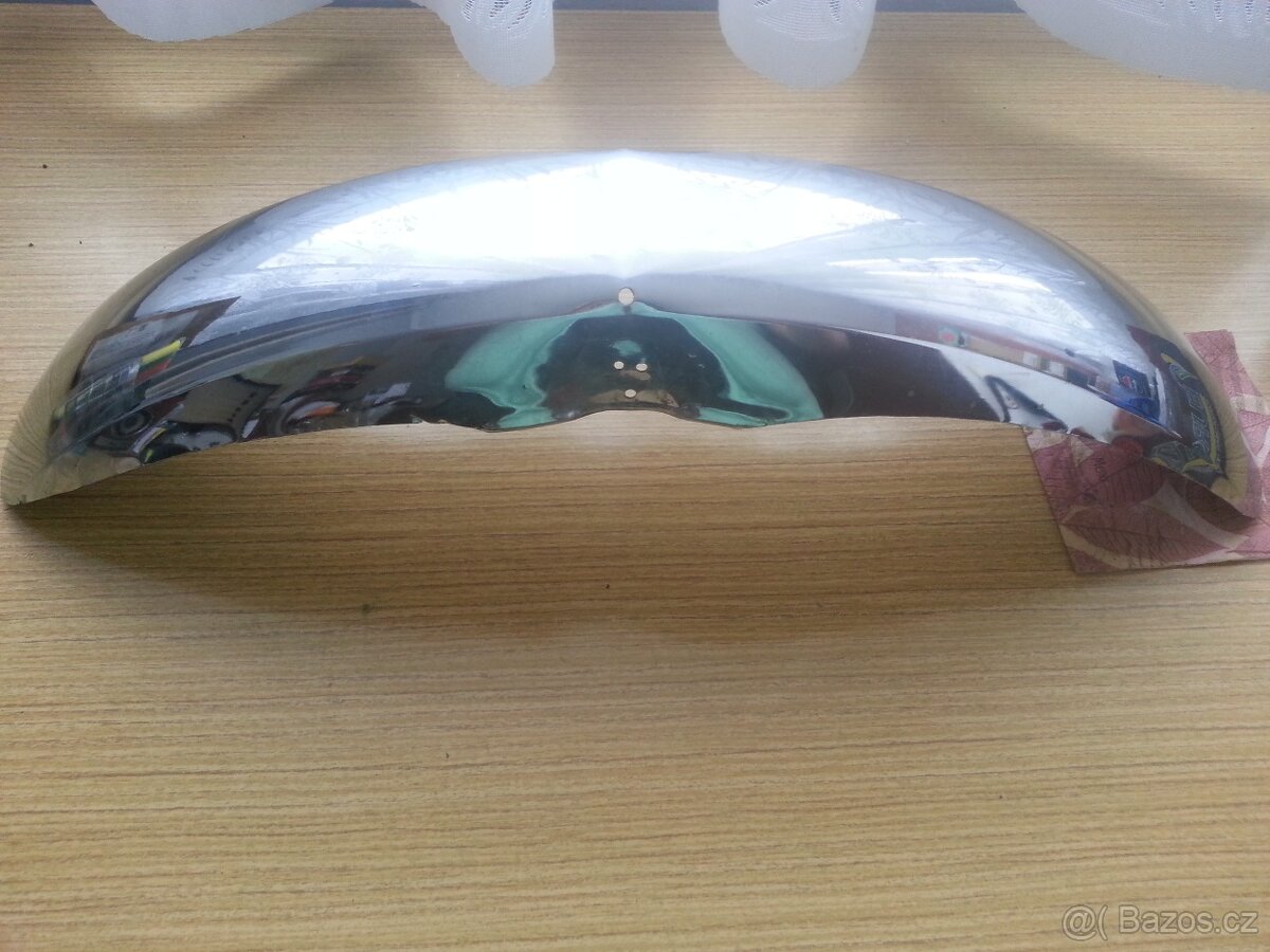 Přední blatník na Jawa 350 634 napadený kutilem - 3