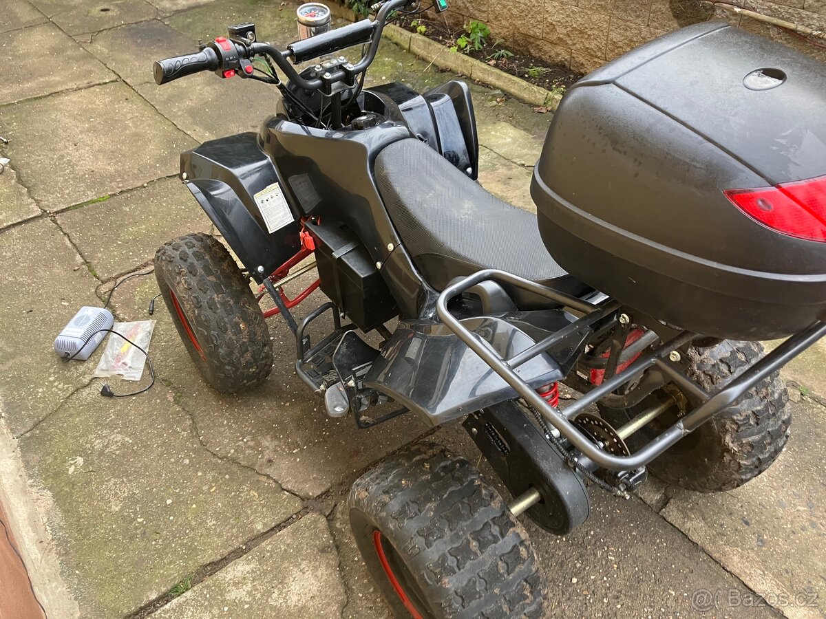 REZERVACE Dětská čtyřkolka ATV 1000W 48V cerna - 3