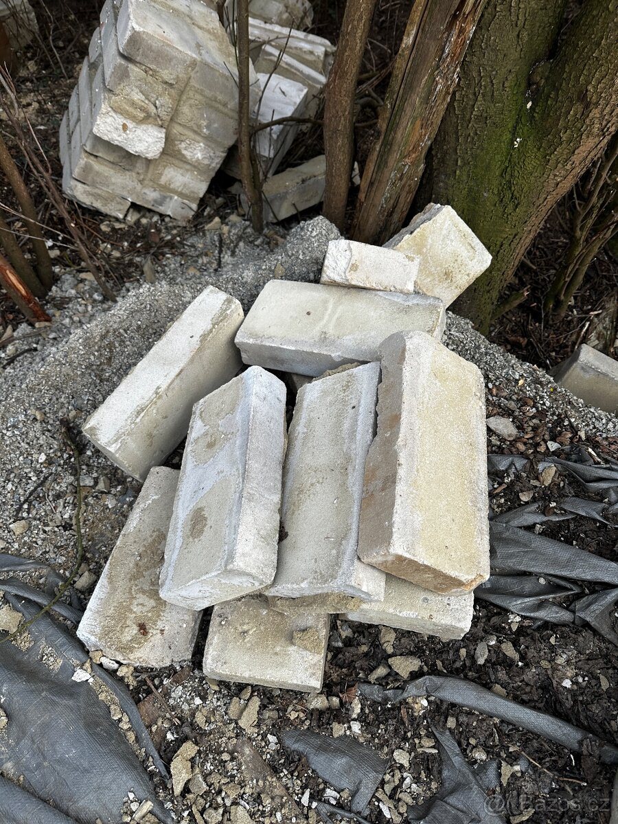Bíle cihly cementopískové - 3