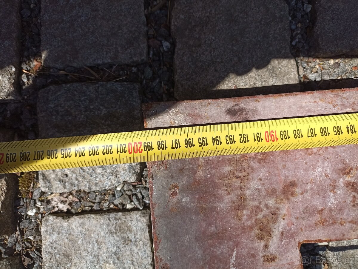 Staré, kovové dveře "80" - 3